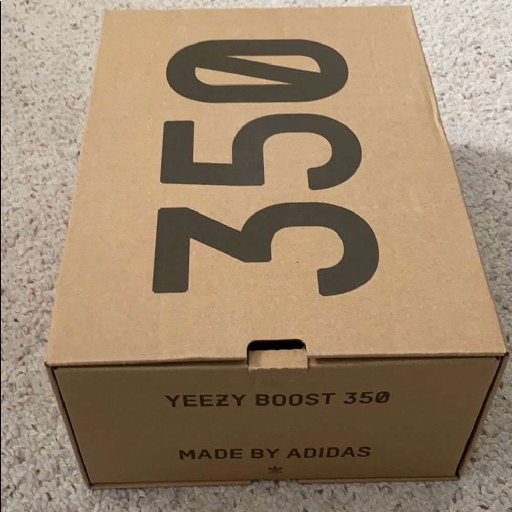 Yeezy 350 Size 8 Cloud White (Non Reflective)